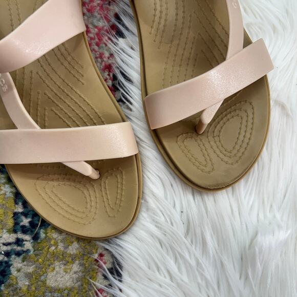 CROCS Light Pink Lightweight Slip On Tulum Shimmer Toe Post Sandal 7 - Picture 3 of 7
